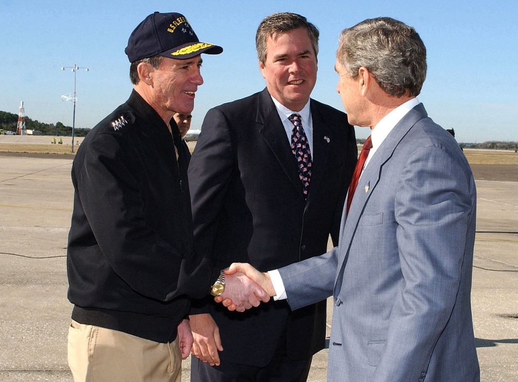 1280px-US_Navy_030213-N-0874H-002_President_Bush_arrives_at_Naval_Station_Mayport,_Florida