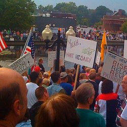 The Sanders Campaign is the exact opposite of the Tea Party