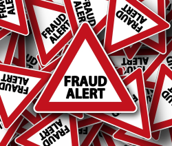 Trump wants you to freak out that he’s scrolling donors’ names during tonight’s #SOTU livestream. Here’s why.